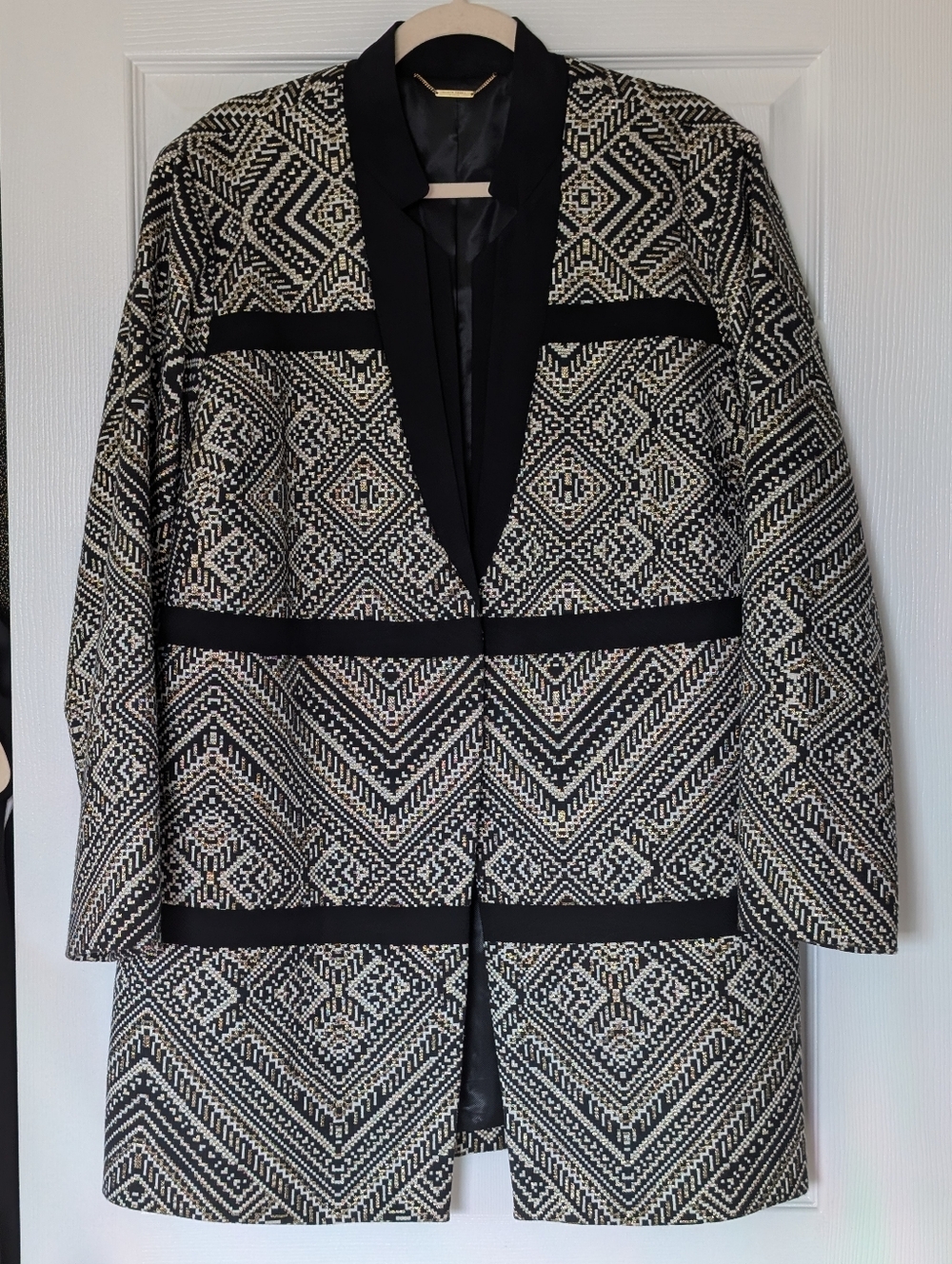 Black Label By Chico's 3/4 length Jacquard Topper, size 3, Black & Gold Metalic